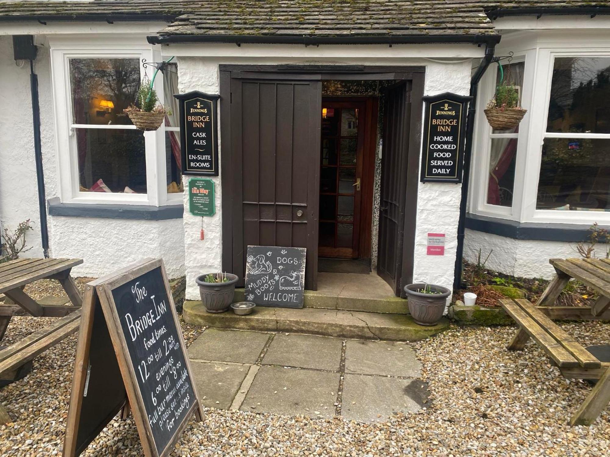 The Bridge Inn Reeth Bagian luar foto